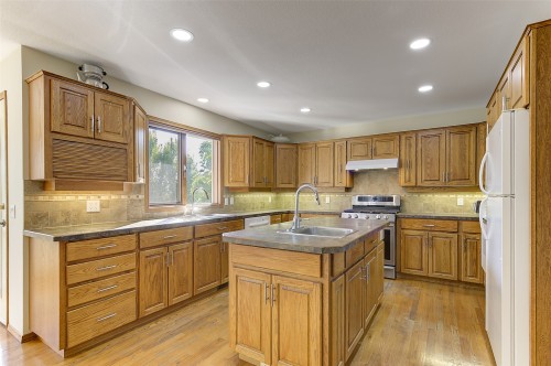 1385 Mountain Avenue, Kelowna, BC 