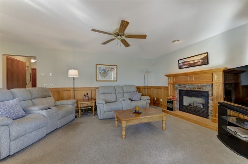 1385 Mountain Avenue, Kelowna, BC 