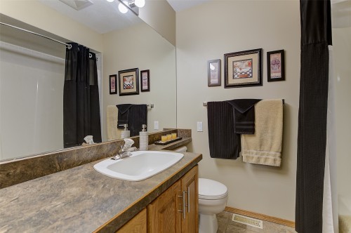 1385 Mountain Avenue, Kelowna, BC 