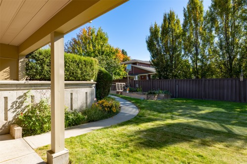 1385 Mountain Avenue, Kelowna, BC 