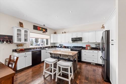 5827 Victoria Street, Peachland, BC 