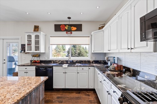 5827 Victoria Street, Peachland, BC 