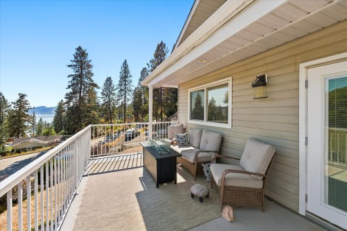 5827 Victoria Street, Peachland, BC 
