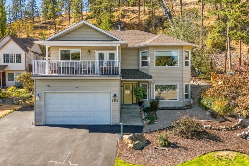5827 Victoria Street  Peachland, BC V0H 1X4