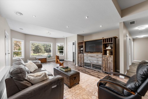 5827 Victoria Street, Peachland, BC 