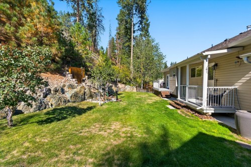 5827 Victoria Street, Peachland, BC 