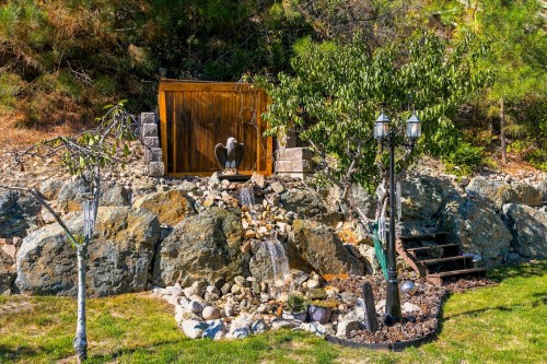 5827 Victoria Street, Peachland, BC 