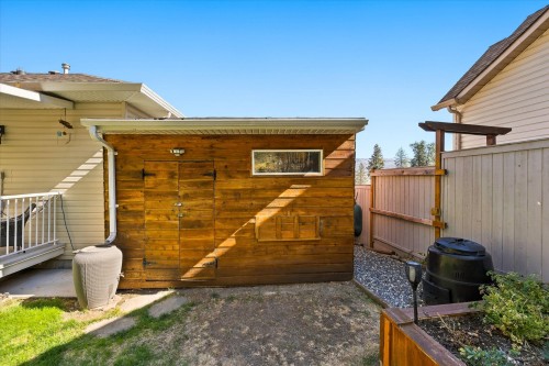 5827 Victoria Street, Peachland, BC 