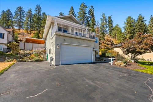 5827 Victoria Street, Peachland, BC 