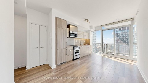 3512-290 Adelaide Street W, Toronto, ON 