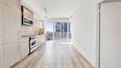 3512-290 Adelaide Street W, Toronto, ON 