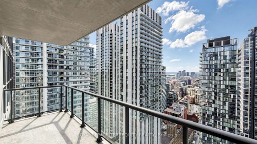 3512-290 Adelaide Street W, Toronto, ON 