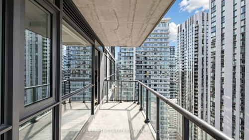 3512-290 Adelaide Street W, Toronto, ON 