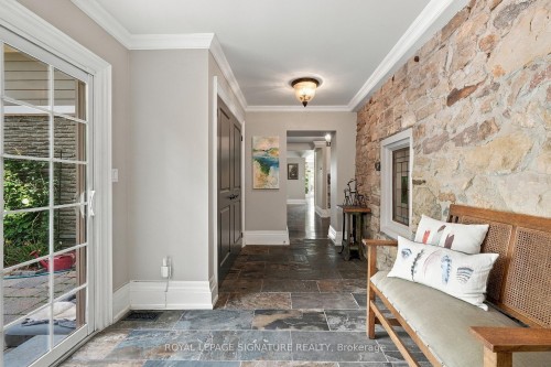 5062 Walkers Line, Burlington, ON 