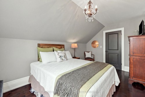 5062 Walkers Line, Burlington, ON 