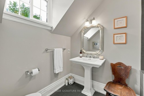 5062 Walkers Line, Burlington, ON 