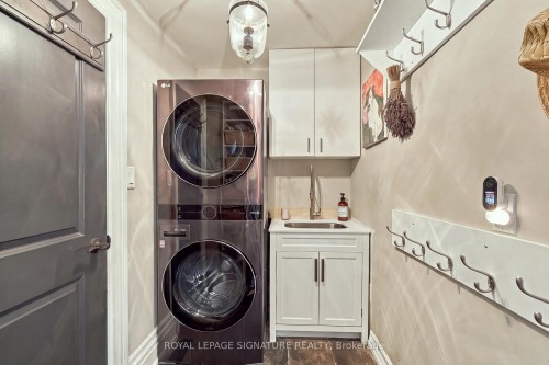 5062 Walkers Line, Burlington, ON 