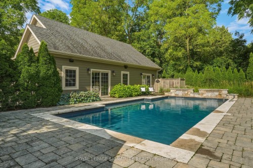 5062 Walkers Line, Burlington, ON 