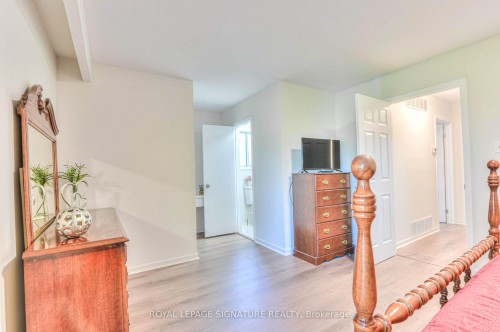 132 Valdor Drive, Toronto, ON 