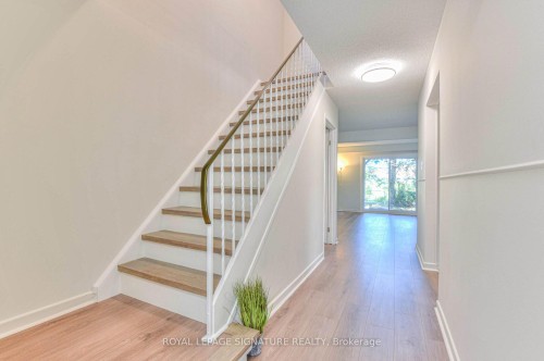 132 Valdor Drive, Toronto, ON 