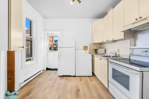 1632 Rue Panet , Montréal (Ville-Marie), QC H2L 2Z5 5