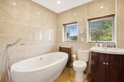 Salle de bains attenante à la CCP - 
