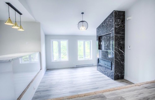 Salon - 1385 Ch. Des Hauteurs, Sainte-Adèle, QC 
