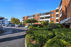 #310-853 Selkirk Ave Esquimalt, BC V9A 2T7