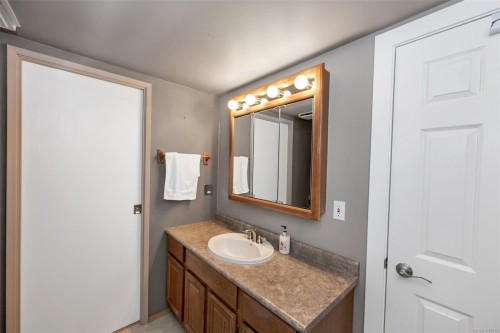 #310-853 Selkirk Ave, Esquimalt, BC 