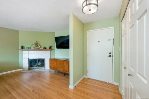 #310-853 Selkirk Ave, Esquimalt, BC 
