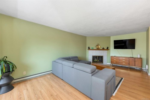 #310-853 Selkirk Ave, Esquimalt, BC 