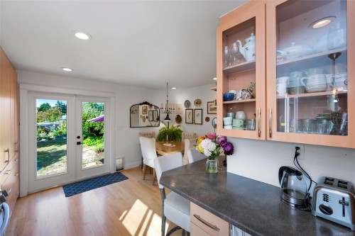 4826 West Saanich Rd, Saanich, BC 