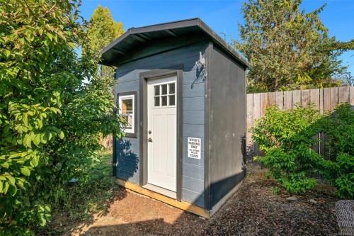4826 West Saanich Rd, Saanich, BC 