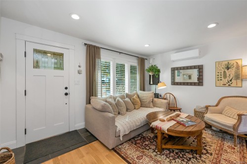 4826 West Saanich Rd, Saanich, BC 