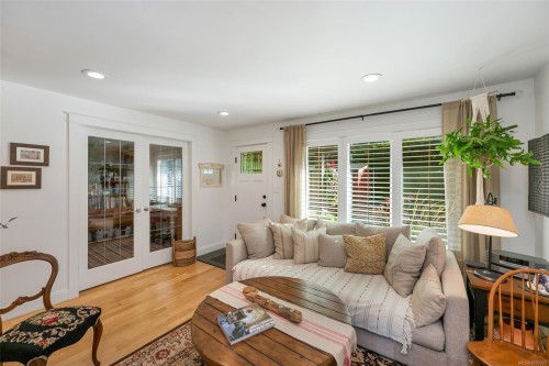 4826 West Saanich Rd, Saanich, BC 