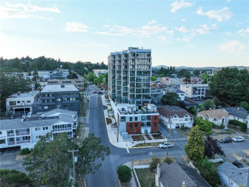 #Th1-896 Wollaston Rd, Esquimalt, BC 
