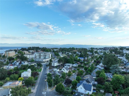 #Th1-896 Wollaston Rd, Esquimalt, BC 
