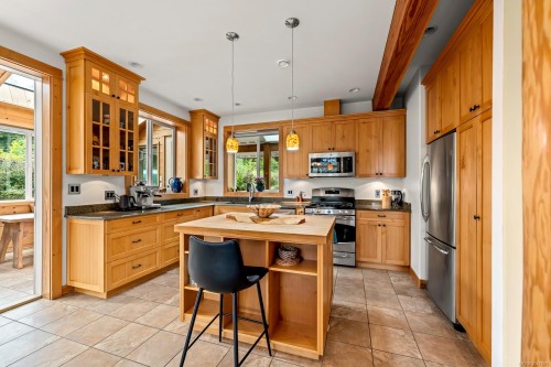 652 Fox Rd, Quadra Island, BC 