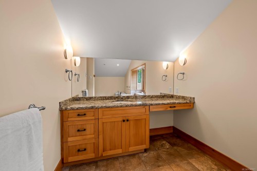 652 Fox Rd, Quadra Island, BC 