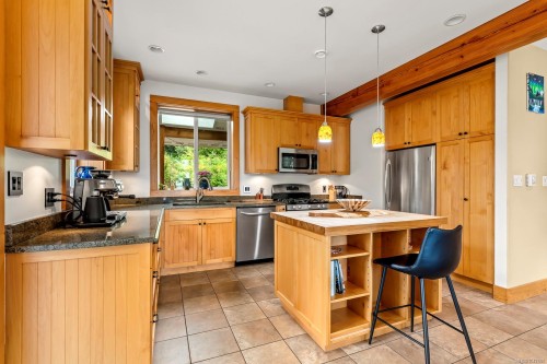 652 Fox Rd, Quadra Island, BC 