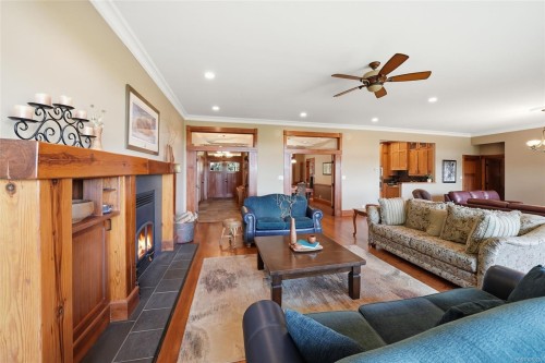 1195 Spider Lake Rd, Qualicum Beach, BC 