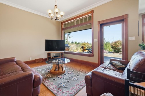 1195 Spider Lake Rd, Qualicum Beach, BC 
