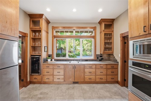 1195 Spider Lake Rd, Qualicum Beach, BC 
