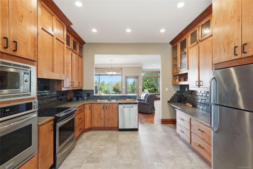 1195 Spider Lake Rd, Qualicum Beach, BC 