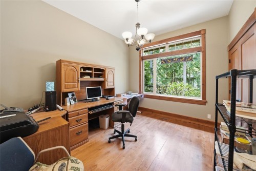 1195 Spider Lake Rd, Qualicum Beach, BC 