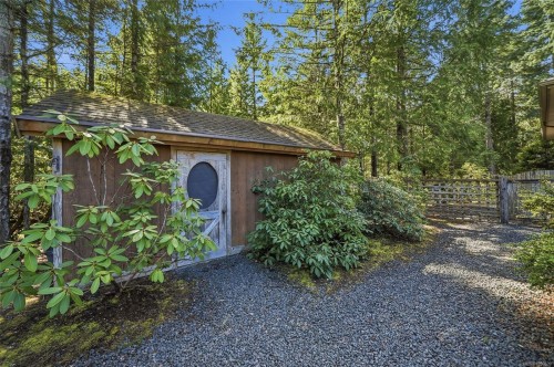 1195 Spider Lake Rd, Qualicum Beach, BC 