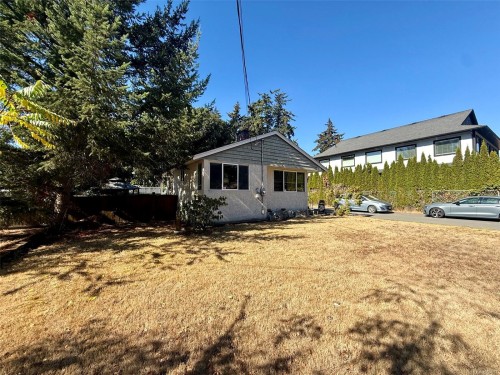 589 Ledsham Rd, Colwood, BC 