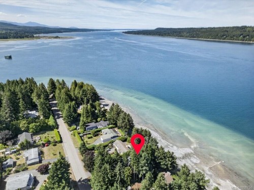 7630 Ships Point Rd, Fanny Bay, BC 