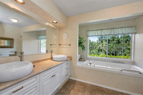 1487 Thomson Terr, Duncan, BC 