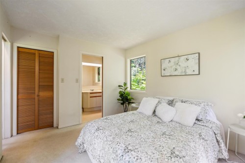 649 Lost Lake Rd, Highlands, BC 
